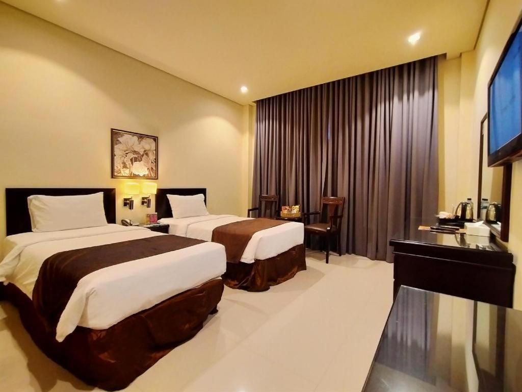 סוראבאיה Narita Classic Hotel מראה חיצוני תמונה