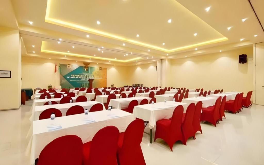 סוראבאיה Narita Classic Hotel מראה חיצוני תמונה