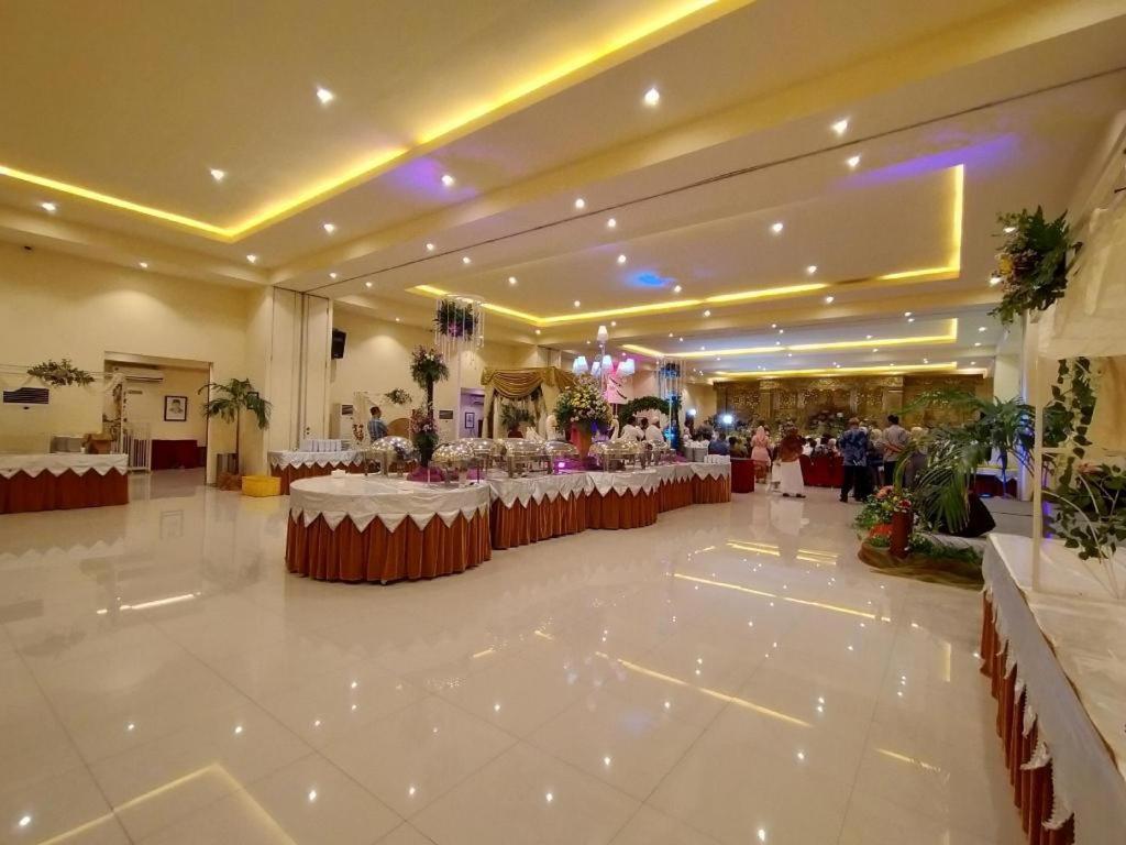 סוראבאיה Narita Classic Hotel מראה חיצוני תמונה